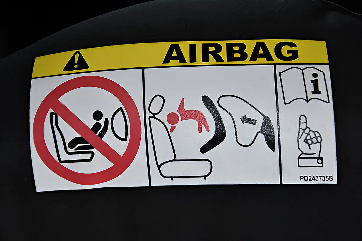 Hava Yastığı (Airbag) Nasıl Üretilir? | Otomotiv Endüstrisinin Hayat Kurtaran Teknolojisi