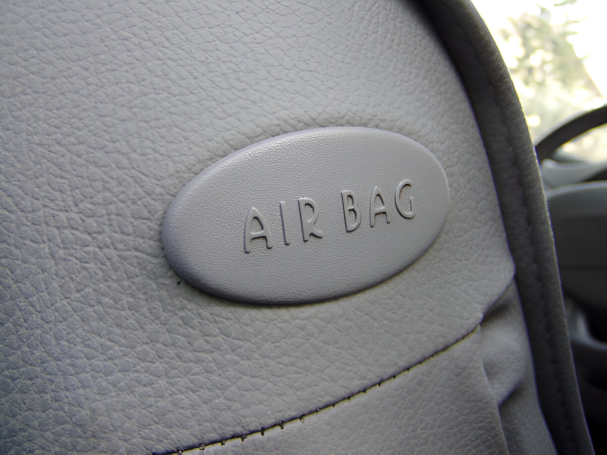 Hava Yastığı (Airbag) Nasıl Üretilir? | Otomotiv Endüstrisinin Hayat Kurtaran Teknolojisi
